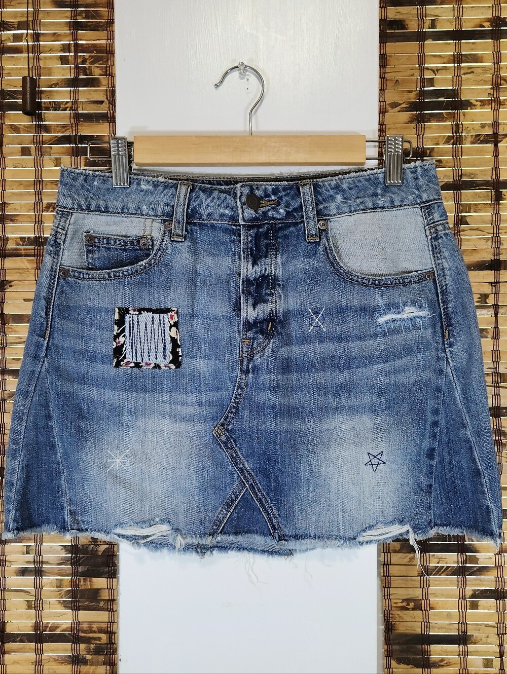 ✨ Upgraded Boho Vibes: American Eagle Distressed Denim Mini Skirt Size 4